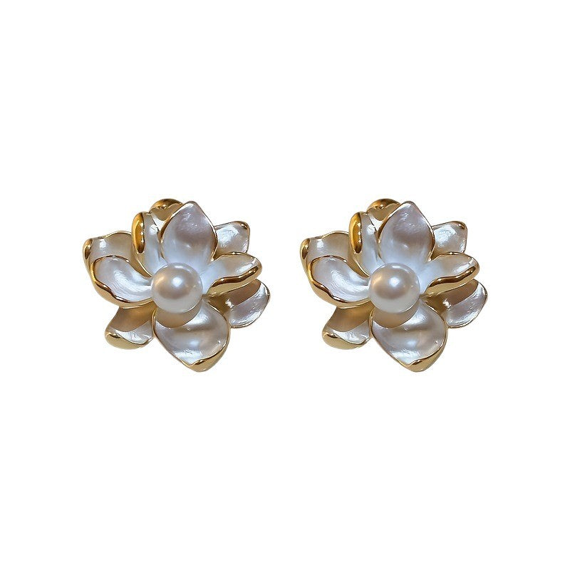 Women's Fashion Personality Pearl Fresh Flower Earrings