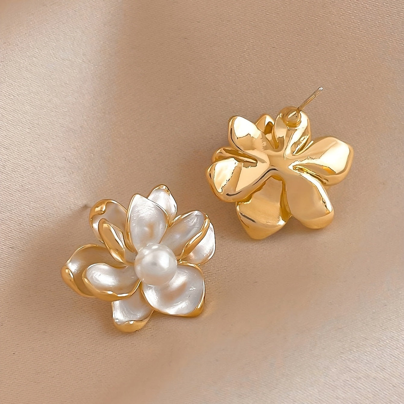 Women's Fashion Personality Pearl Fresh Flower Earrings